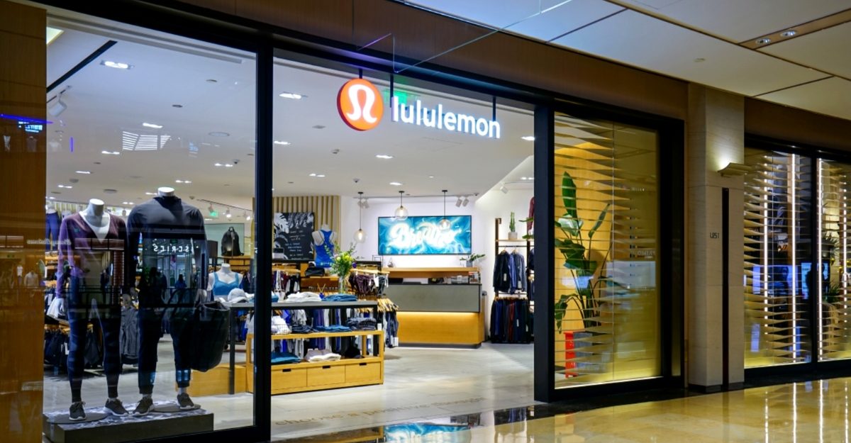 lululemon-employees-fired-after-robbery