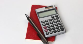 A calculator that could be used to determine personal injury damages in Ontario.