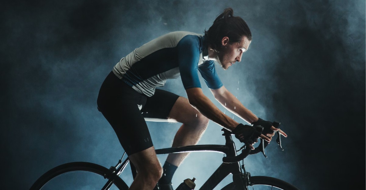 A photo of a person on a bicycle. (Photo: Munbaik Cycling Clothing / Unsplash)