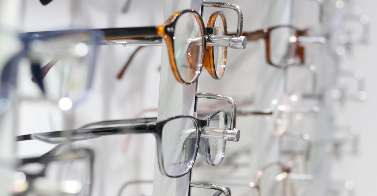 A photo of eye glasses being displayed in a store. (Photo: Harpreet Singh / Unsplash)