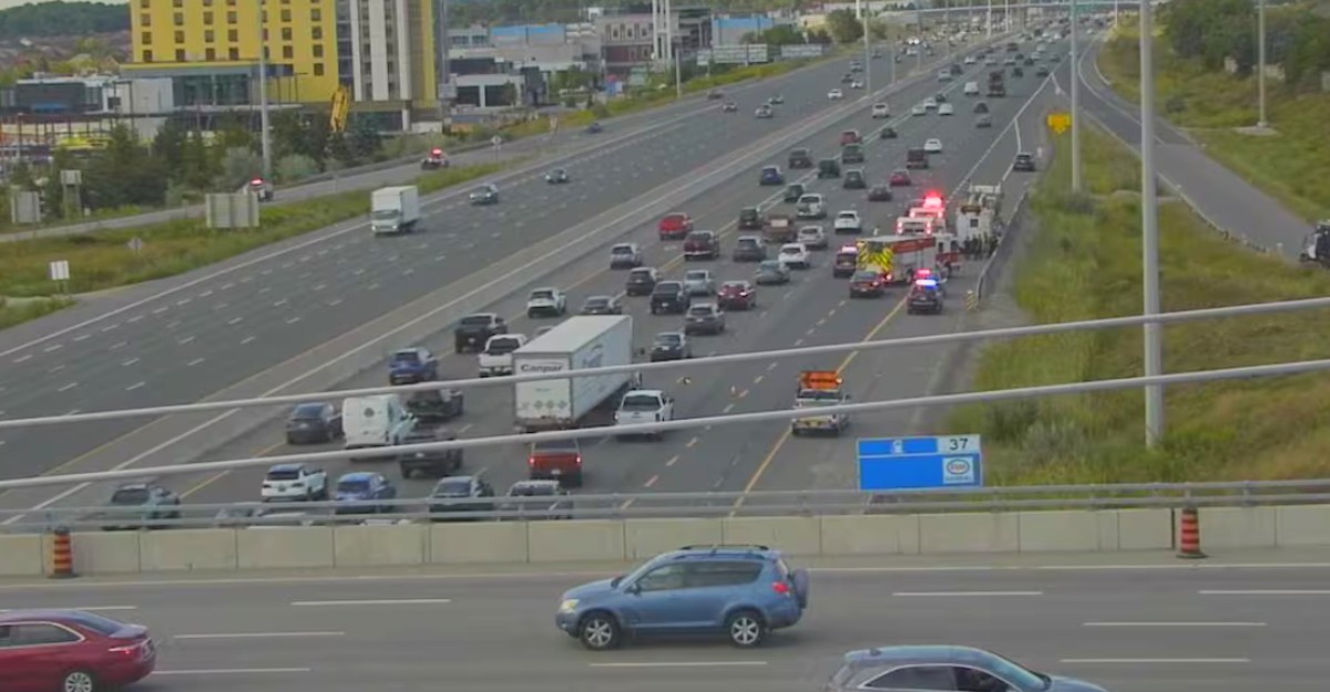 A photo of a crash in the northbound lanes of Highway 400 near Major Mackenzie Drive on Sept. 2, 2025. (Photo: 511on.ca)