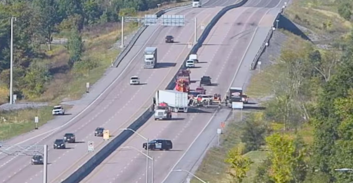A photo of a collision involving a tractor-trailer and a pickup truck in the westbound lanes of Highway 401 near Kingston. (Photo: Ministry of Transportation/Website)