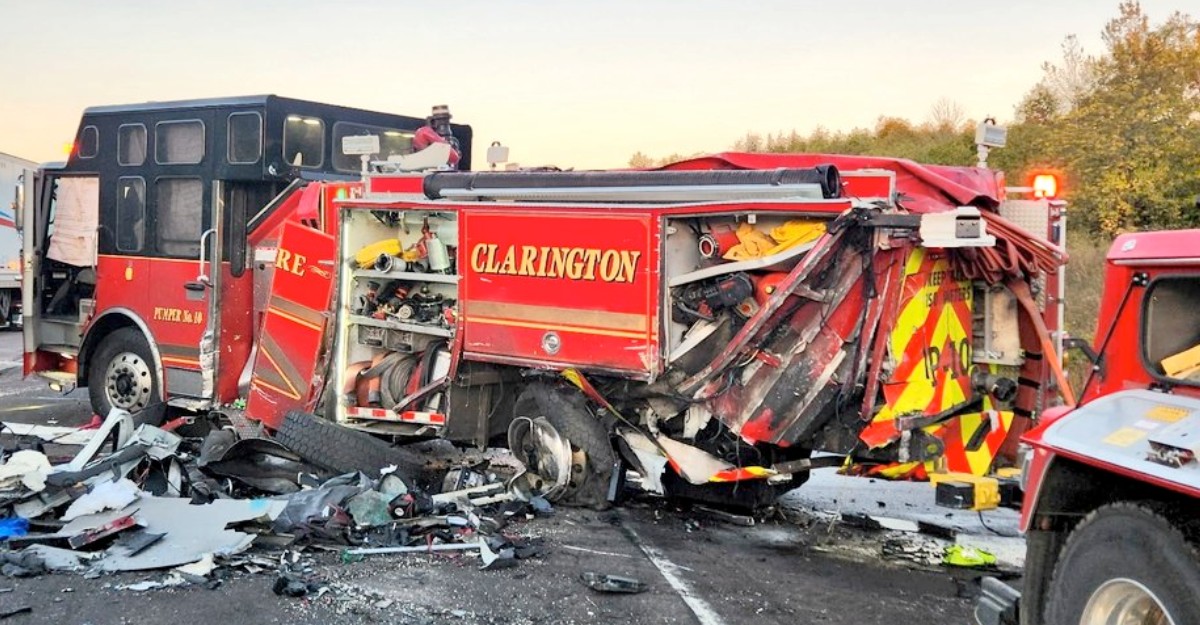 A damaged Clarington fire truck on Highway 401. (Photo: @OPP_HSD / X/Twitter)