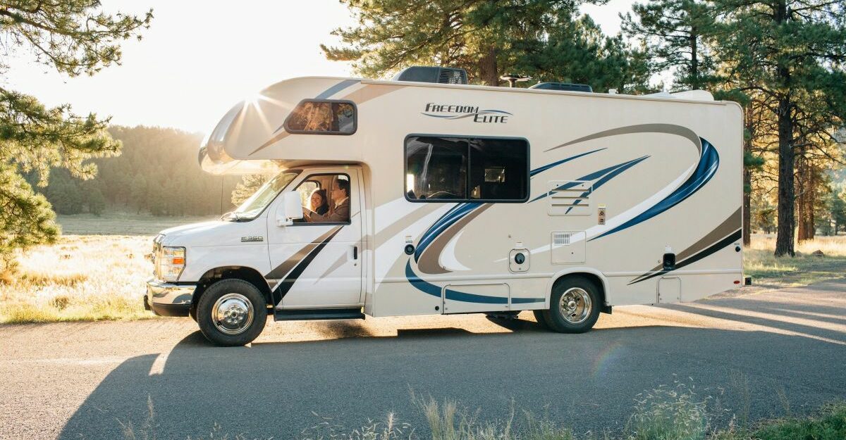 A family travels across Canada in their RV.